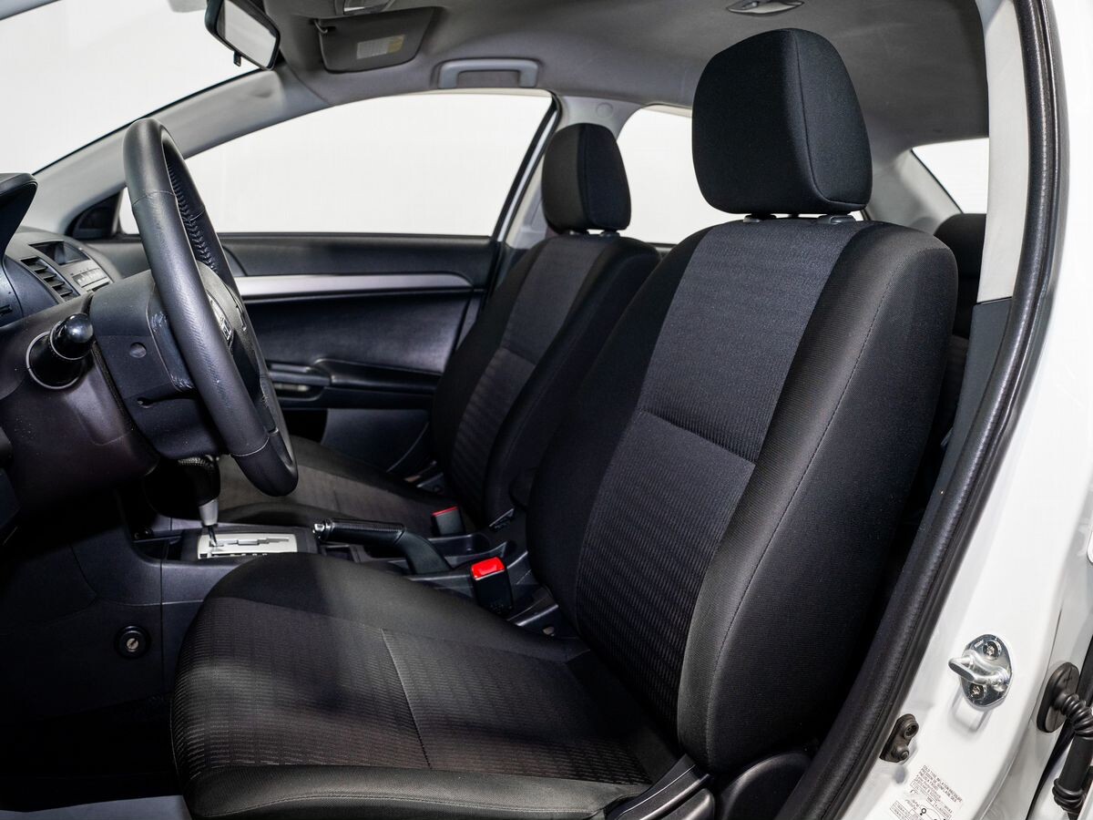 Mitsubishi Lancer 2012 - фото автомобиля