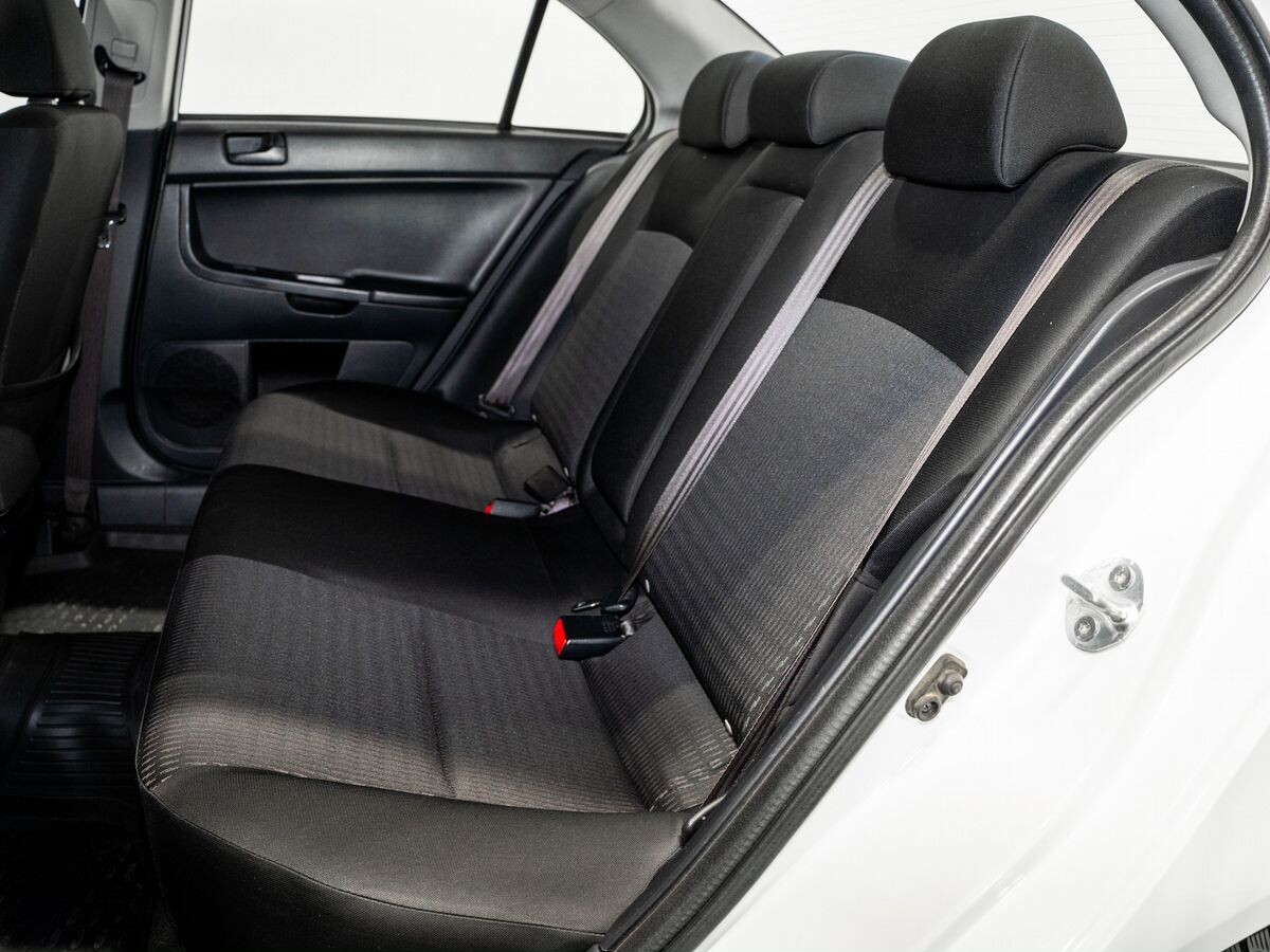 Mitsubishi Lancer 2012 - фото автомобиля