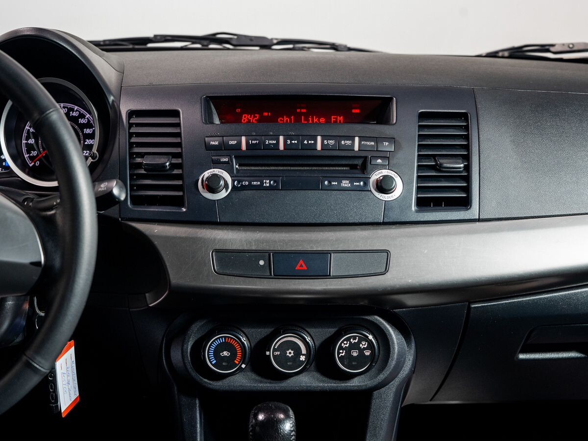 Mitsubishi Lancer 2012 - фото автомобиля