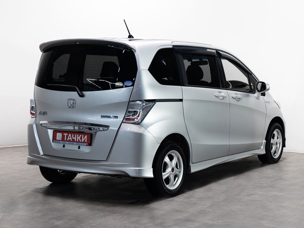 Honda Freed 2012 - фото автомобиля