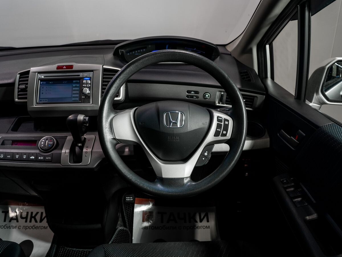 Honda Freed 2012 - фото автомобиля