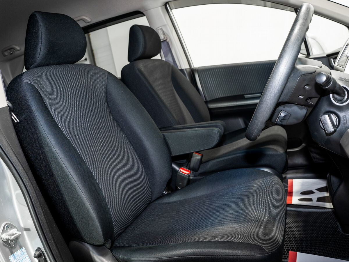 Honda Freed 2012 - фото автомобиля