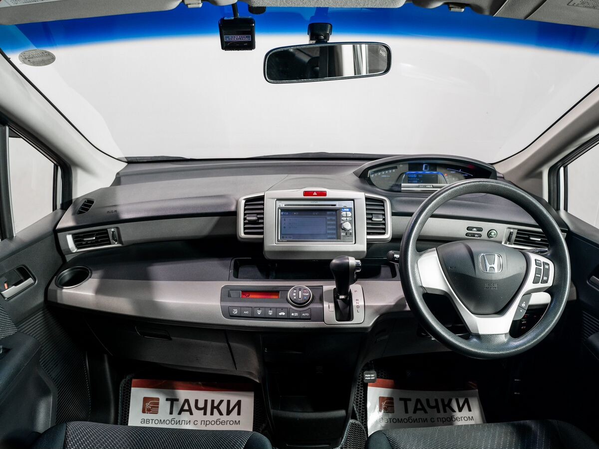 Honda Freed 2012 - фото автомобиля