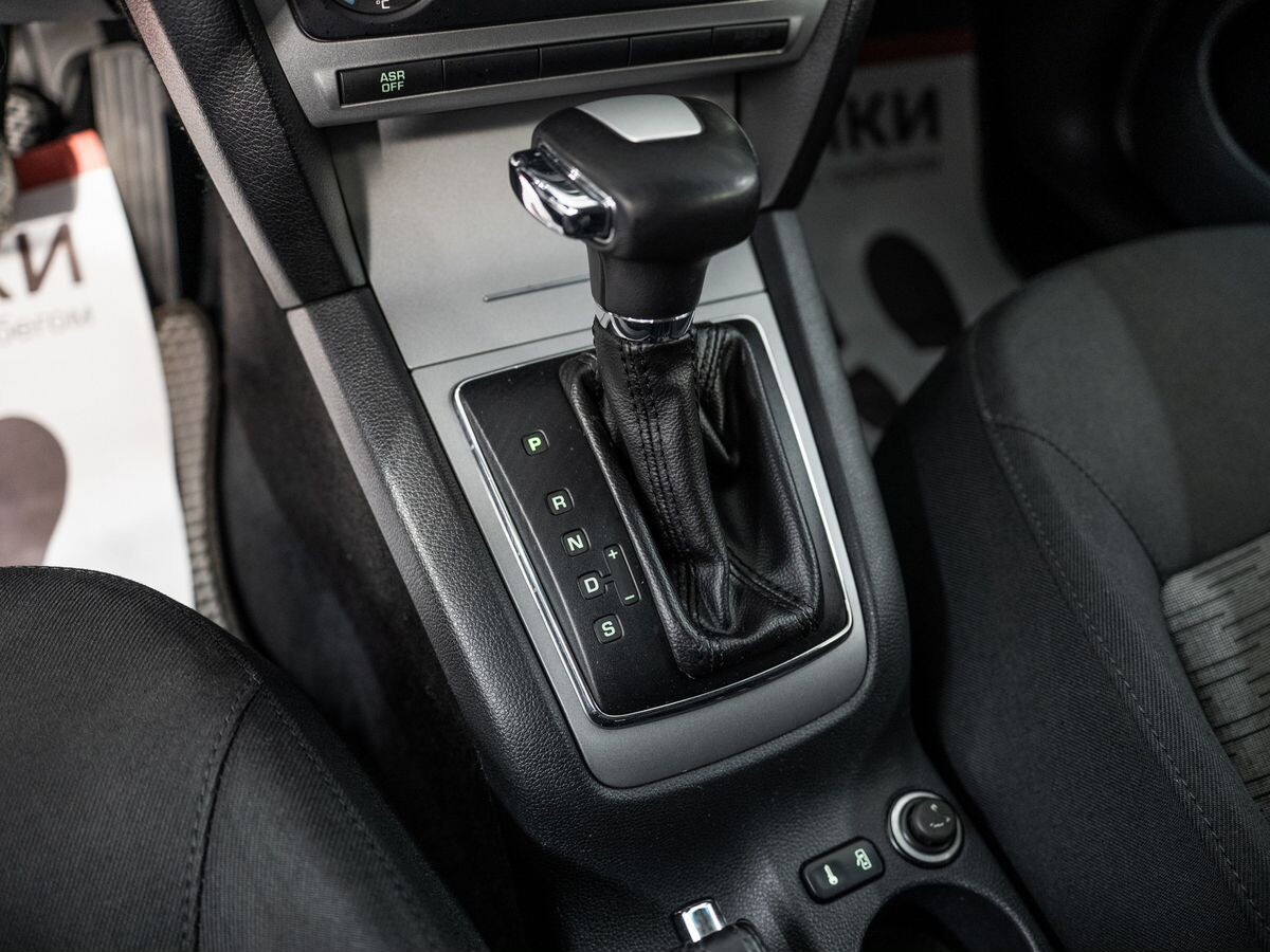 Skoda Octavia 2012 - фото автомобиля