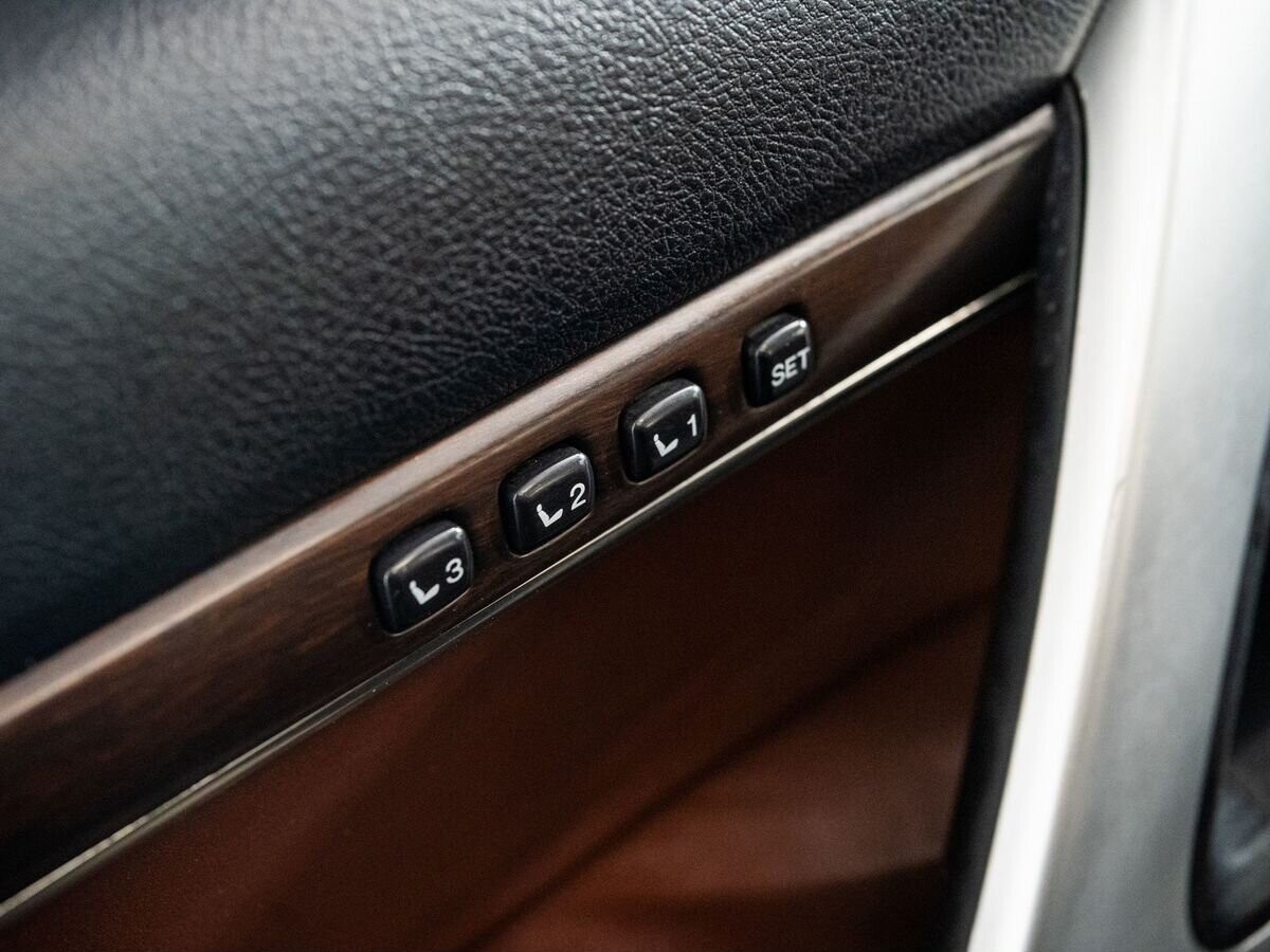 Toyota Land Cruiser 2016 - фото автомобиля