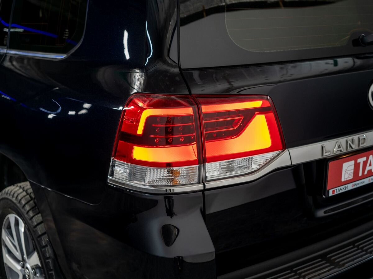 Toyota Land Cruiser 2016 - фото автомобиля