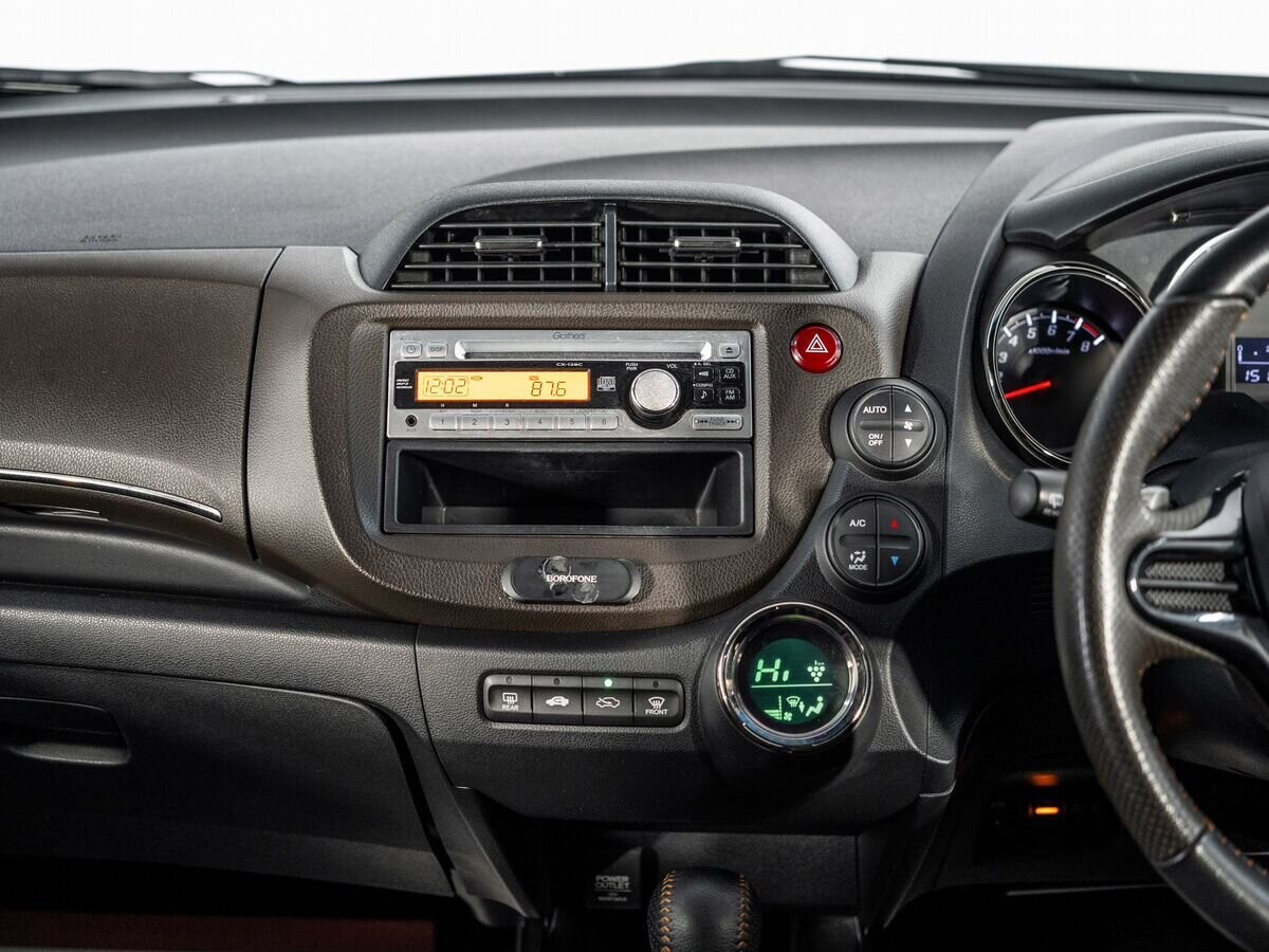 Honda Fit Shuttle 2014 - фото автомобиля