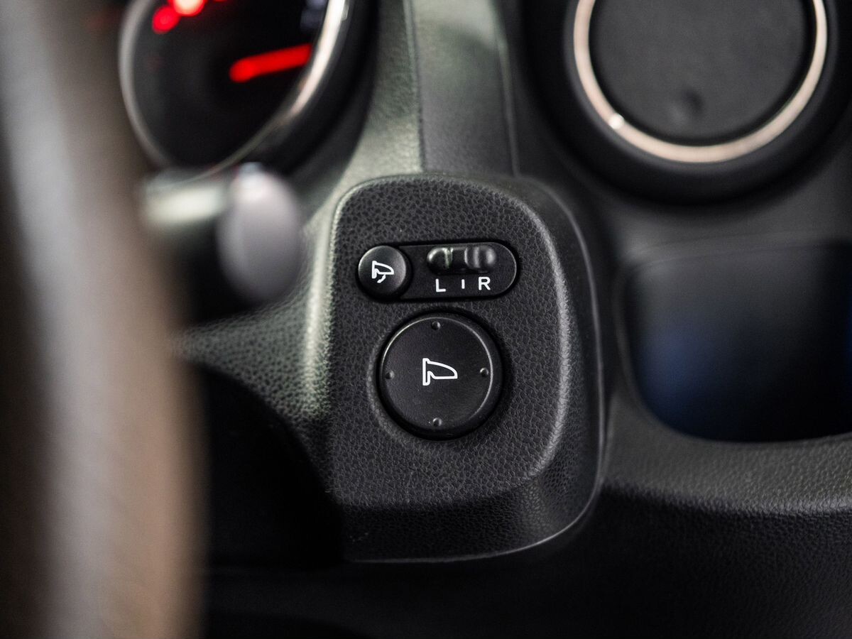 Honda Fit Shuttle 2014 - фото автомобиля