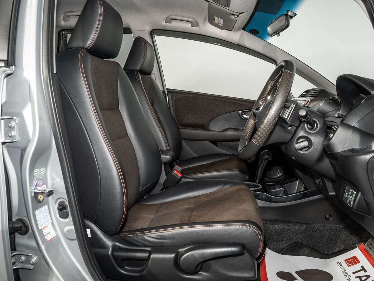 Honda Fit Shuttle 2014 - фото автомобиля