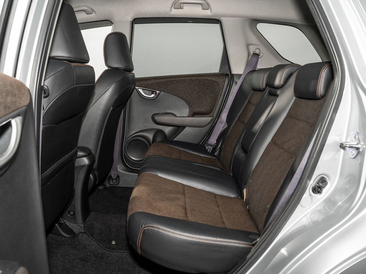 Honda Fit Shuttle 2014 - фото автомобиля