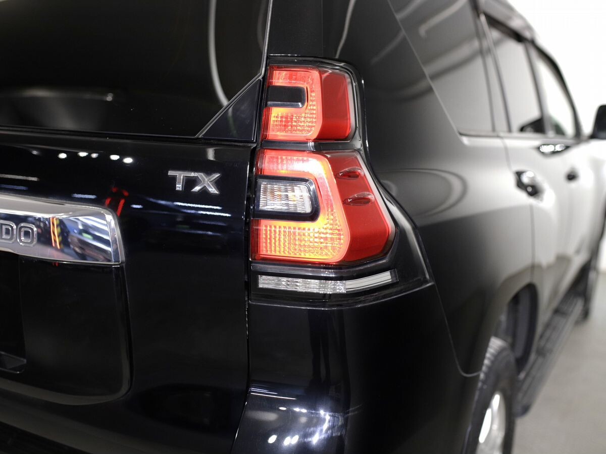 Toyota Land Cruiser Prado 2018 - фото автомобиля