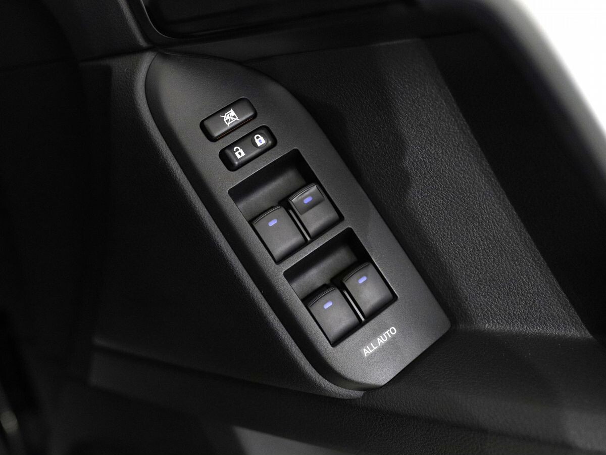 Toyota Land Cruiser Prado 2018 - фото автомобиля