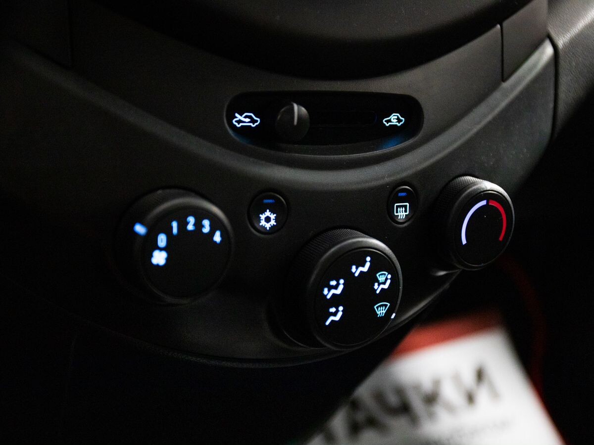 Chevrolet Spark 2012 - фото автомобиля