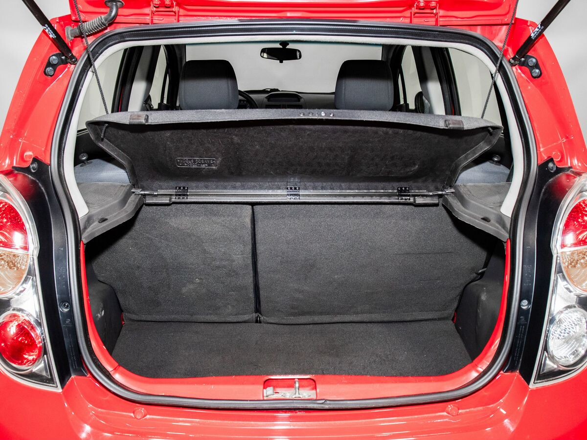 Chevrolet Spark 2012 - фото автомобиля