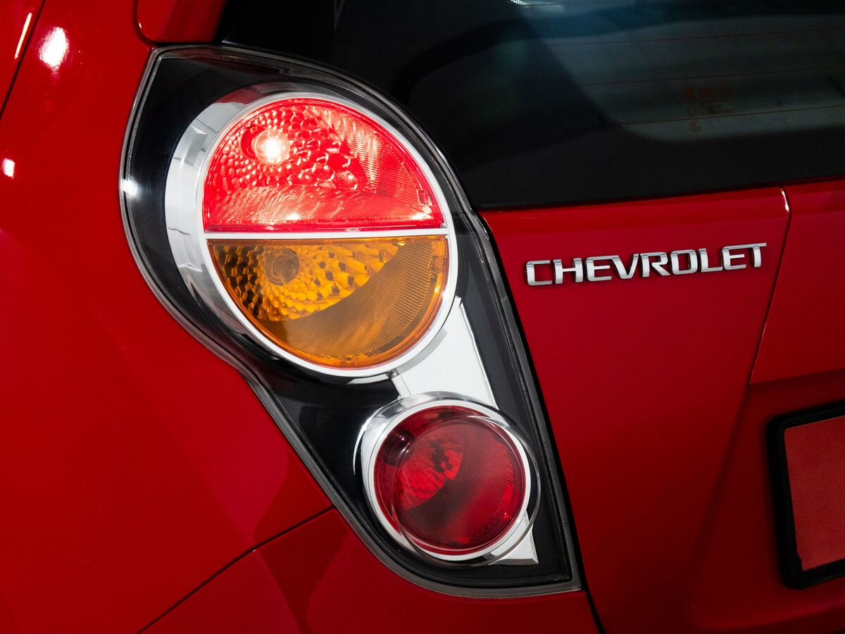 Chevrolet Spark 2012 - фото автомобиля