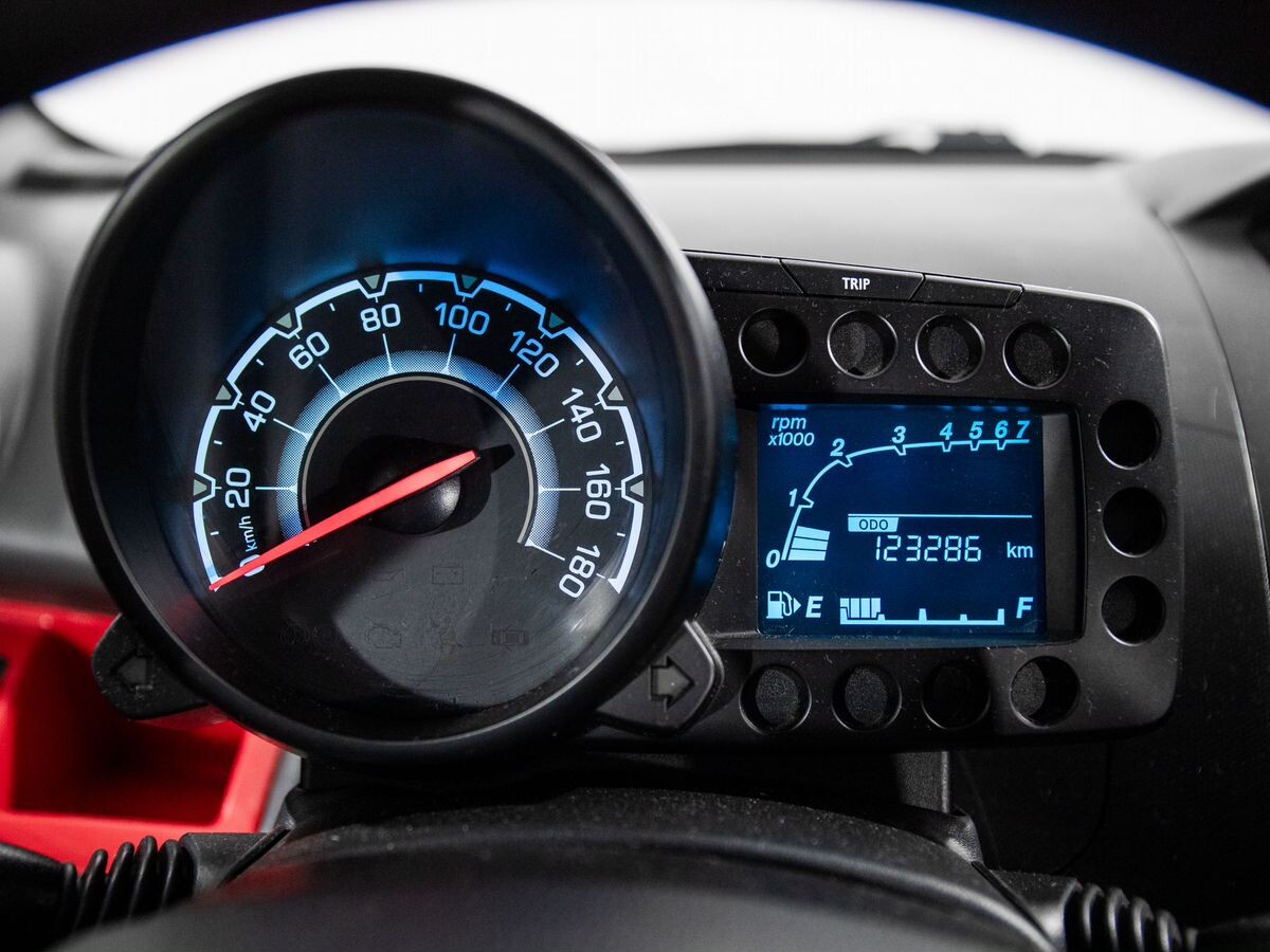 Chevrolet Spark 2012 - фото автомобиля