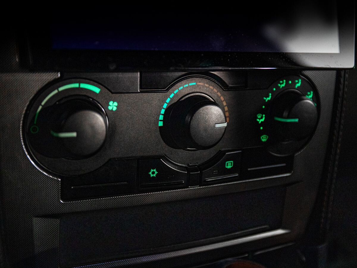 Chrysler 300C 2005 - фото автомобиля