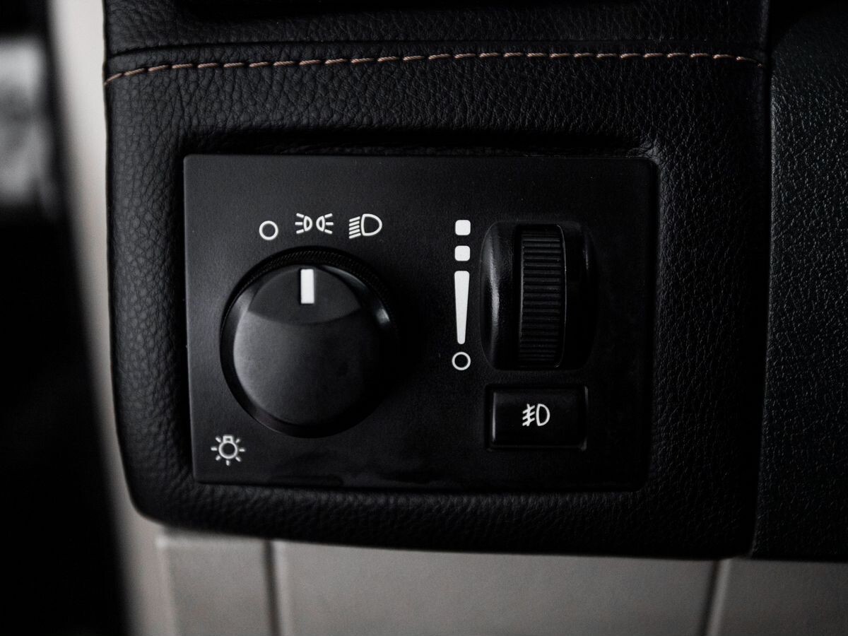 Chrysler 300C 2005 - фото автомобиля