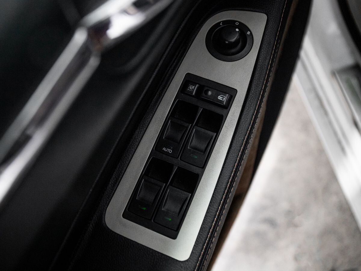 Chrysler 300C 2005 - фото автомобиля