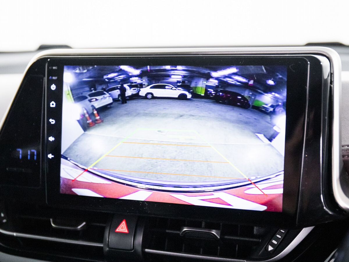 Toyota C-HR 2017 - фото автомобиля