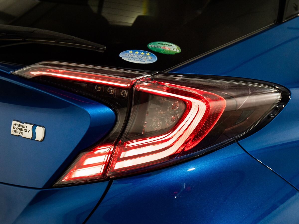 Toyota C-HR 2017 - фото автомобиля