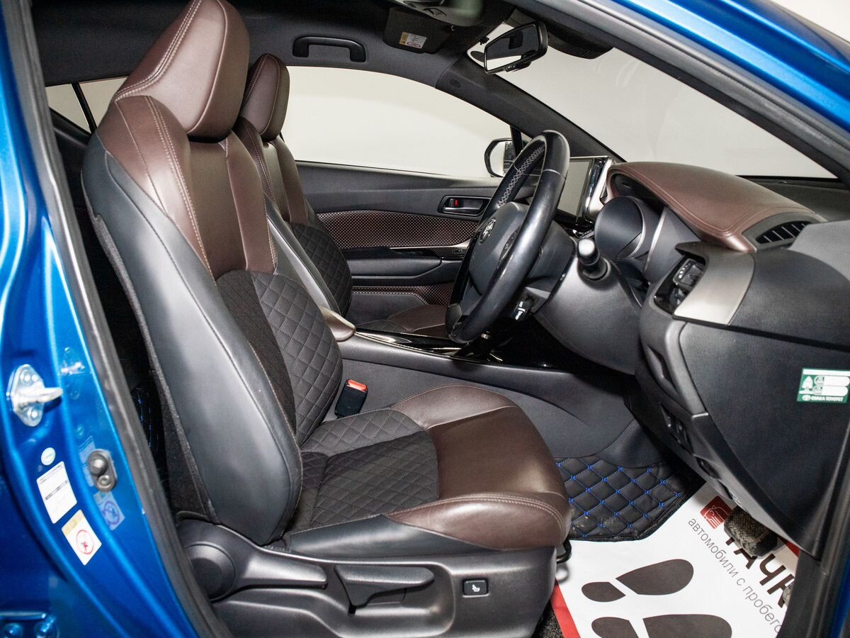Toyota C-HR 2017 - фото автомобиля