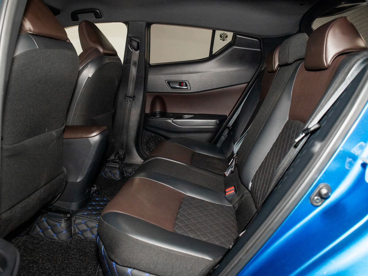 Toyota C-HR 2017 - фото автомобиля