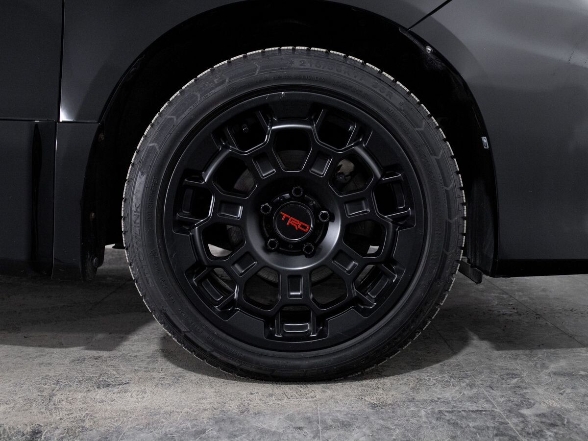 Toyota Voxy 2012 - фото автомобиля