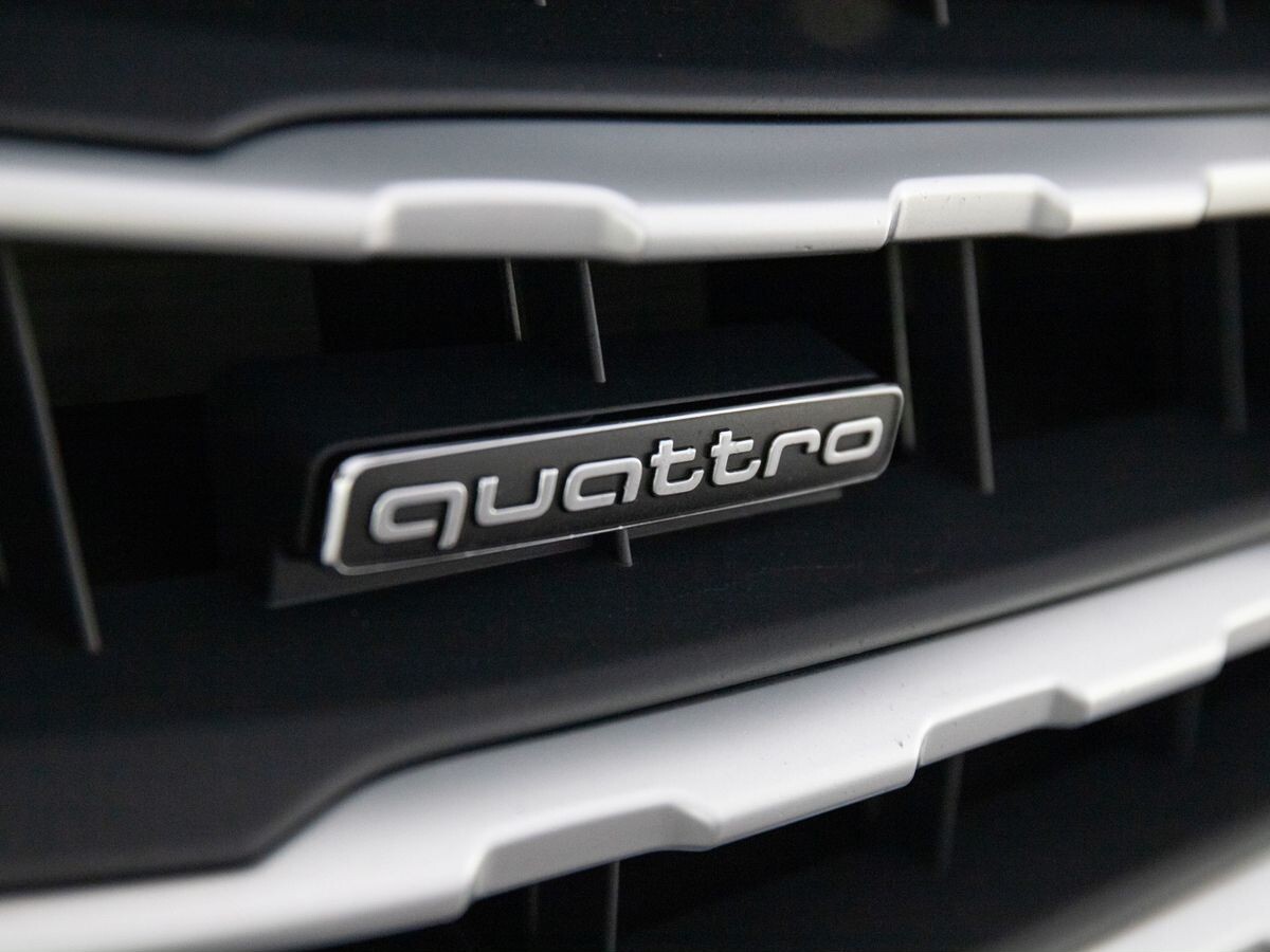 Audi Q7 2019 - фото автомобиля