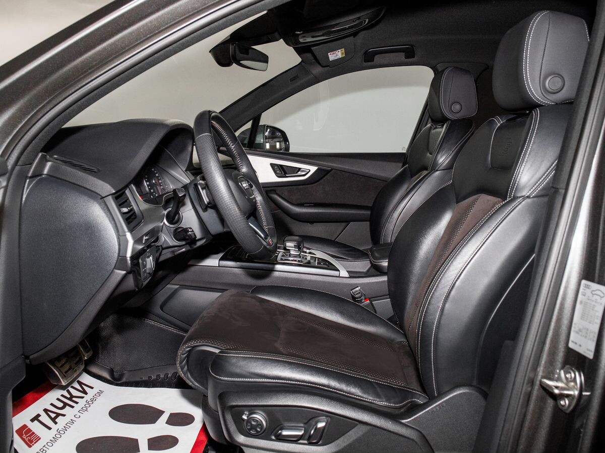 Audi Q7 2019 - фото автомобиля