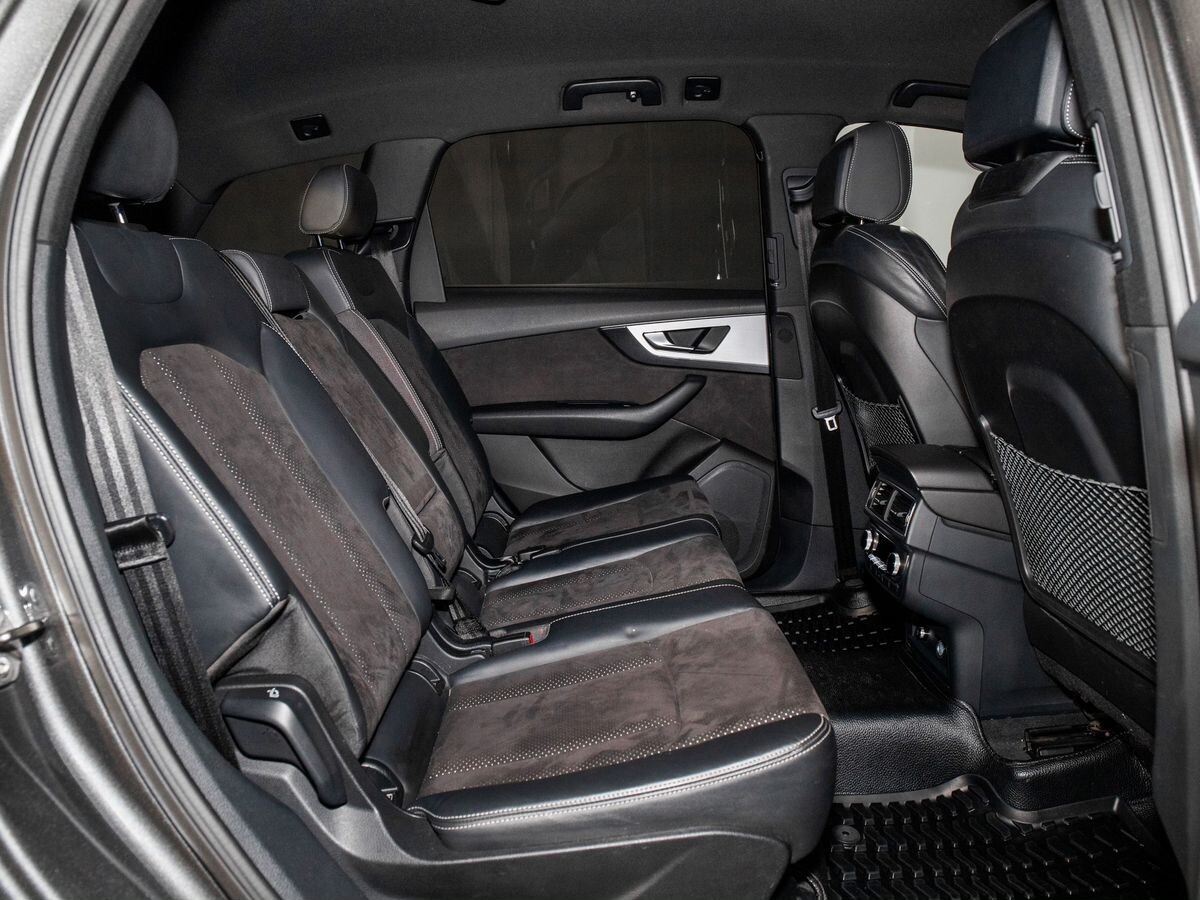 Audi Q7 2019 - фото автомобиля