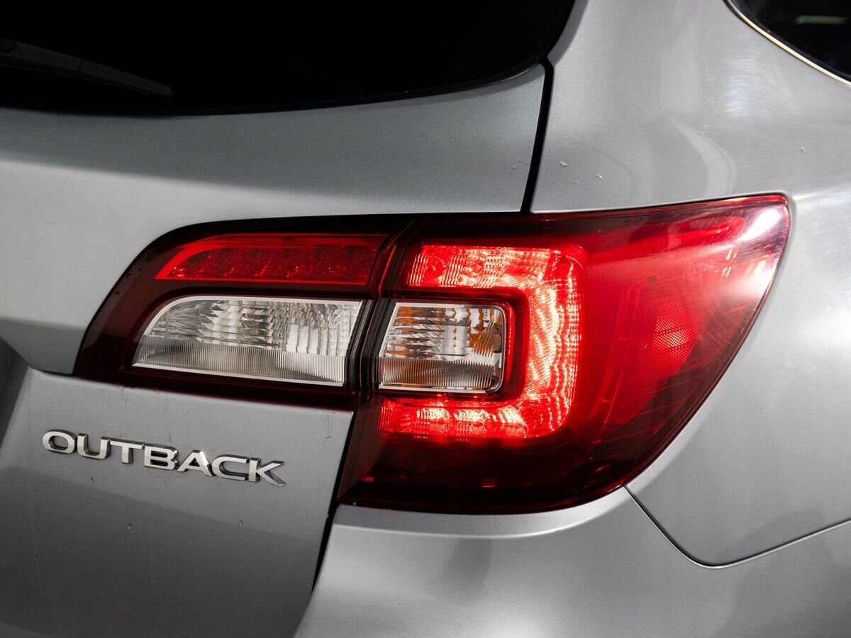 Subaru Outback 2017 - фото автомобиля