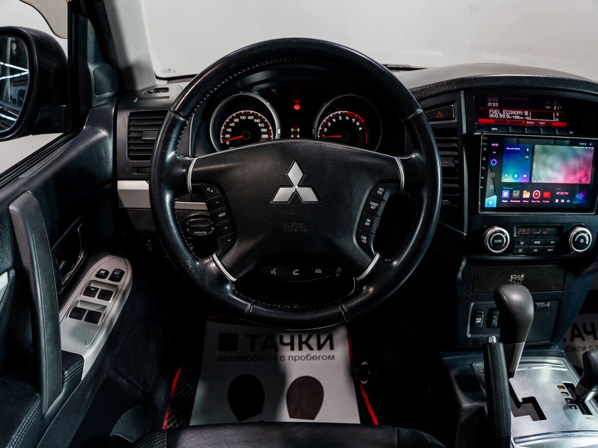 Mitsubishi Pajero 2011 - фото автомобиля