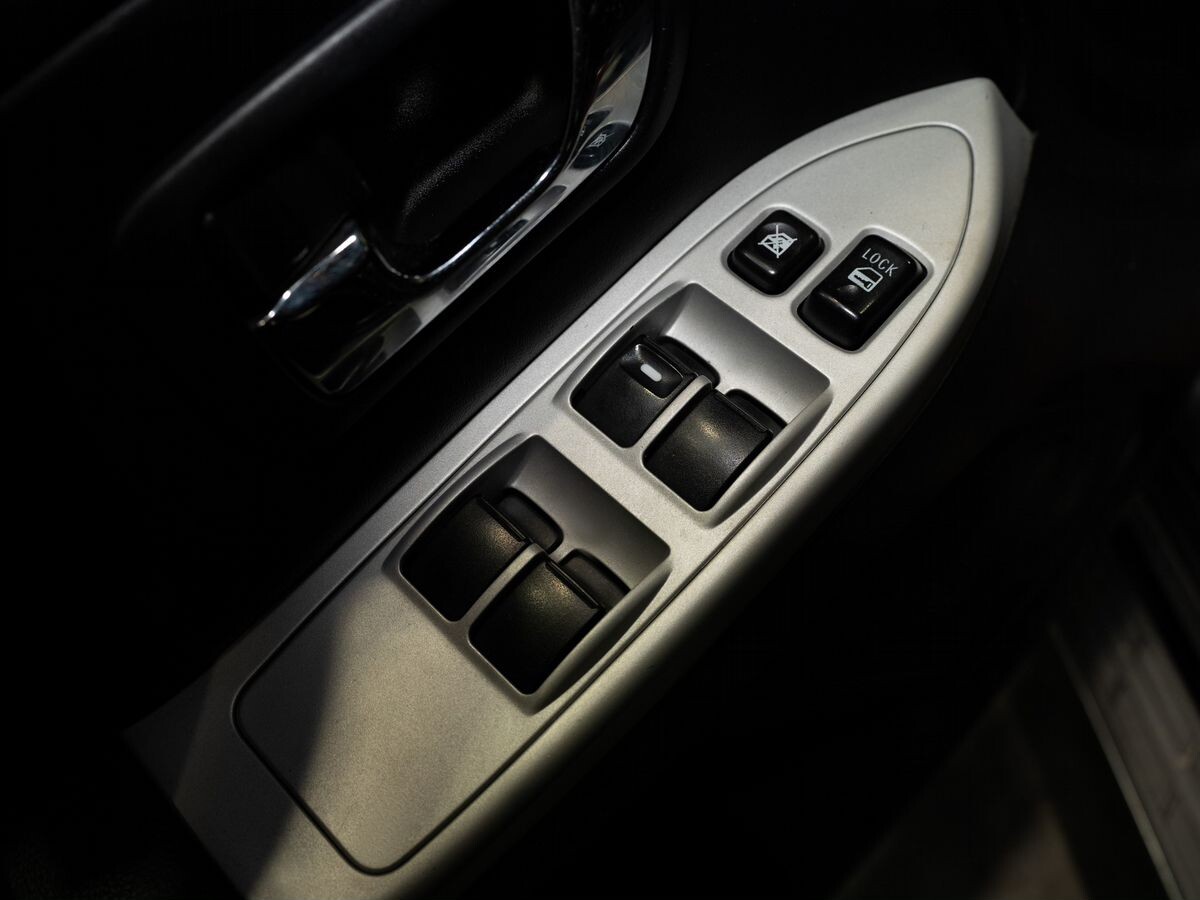 Mitsubishi Pajero 2011 - фото автомобиля