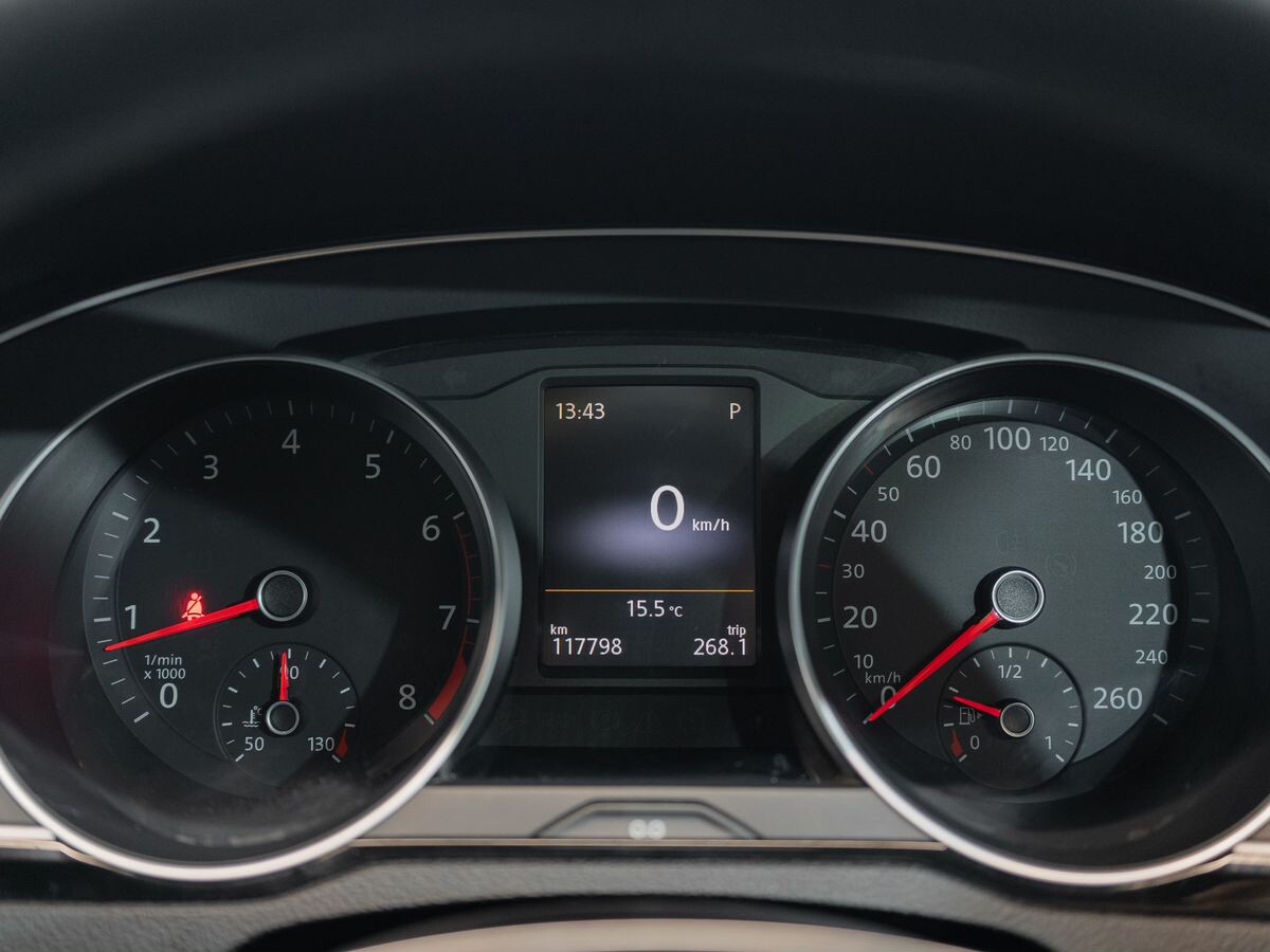 Volkswagen Passat 2015 - фото автомобиля