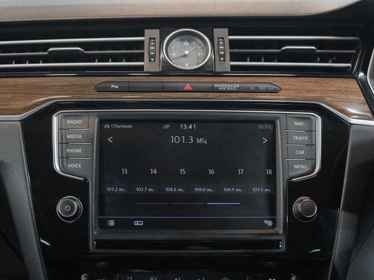 Volkswagen Passat 2015 - фото автомобиля