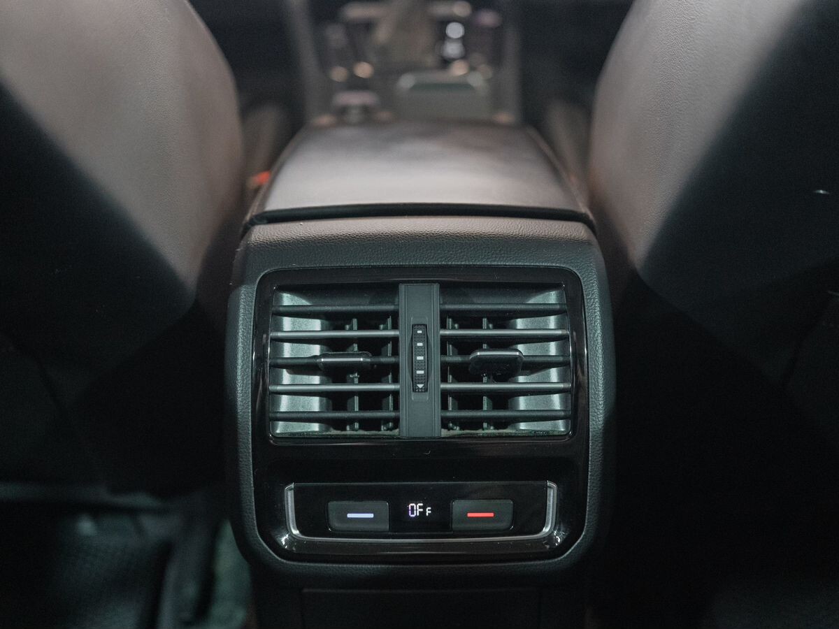 Volkswagen Passat 2015 - фото автомобиля