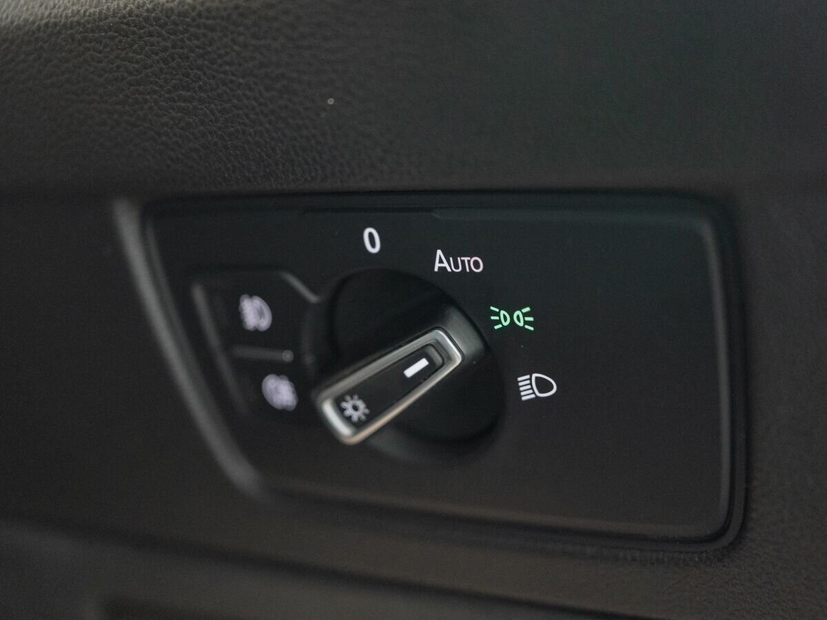 Volkswagen Passat 2015 - фото автомобиля