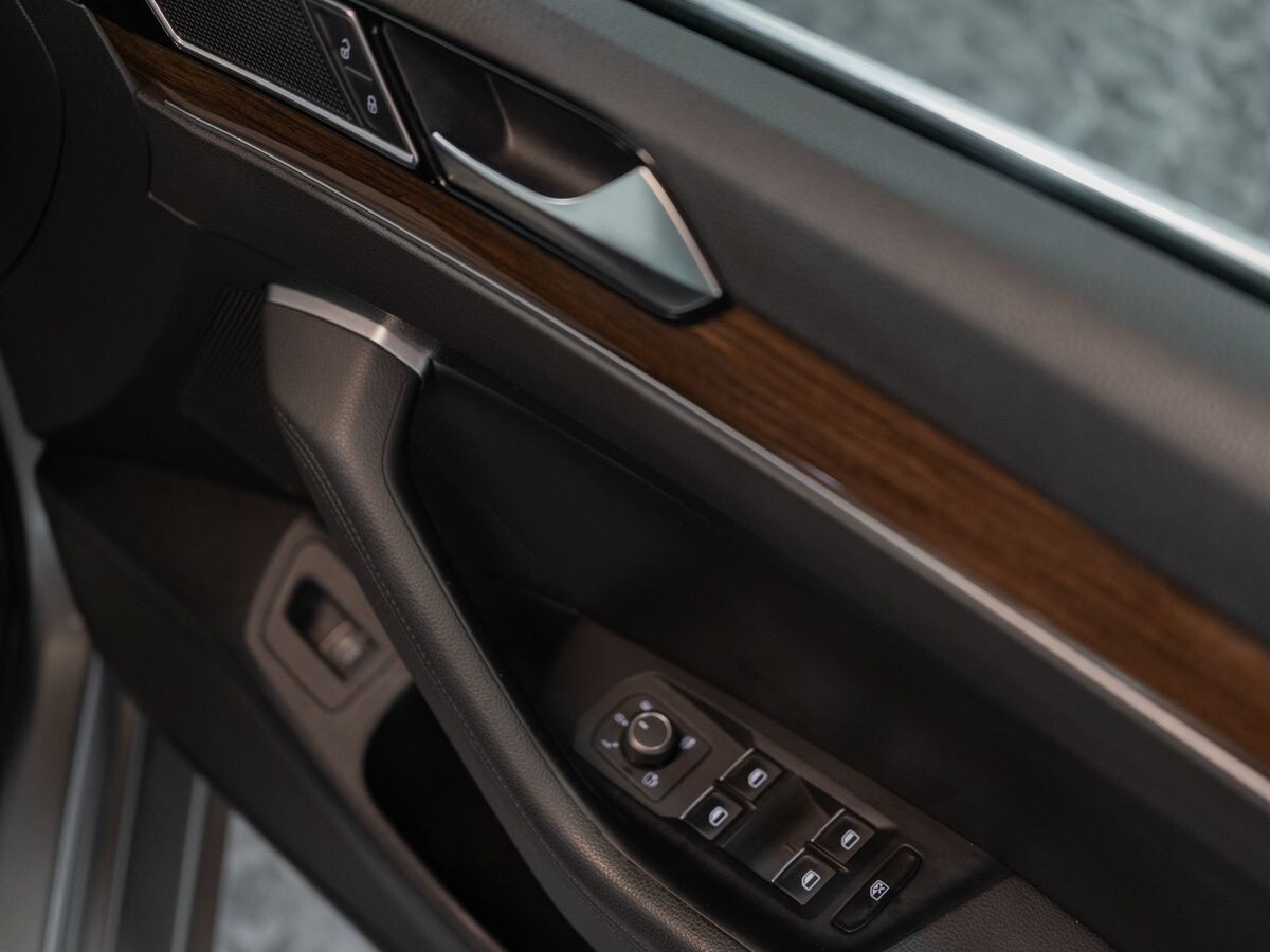 Volkswagen Passat 2015 - фото автомобиля