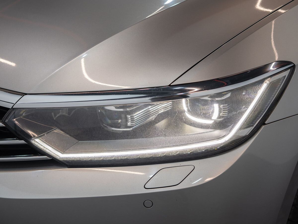 Volkswagen Passat 2015 - фото автомобиля