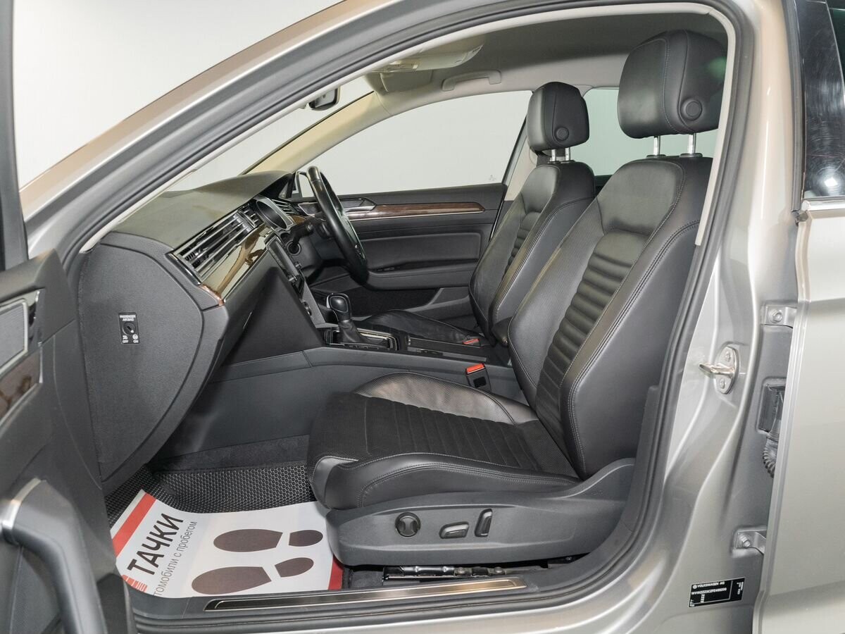 Volkswagen Passat 2015 - фото автомобиля