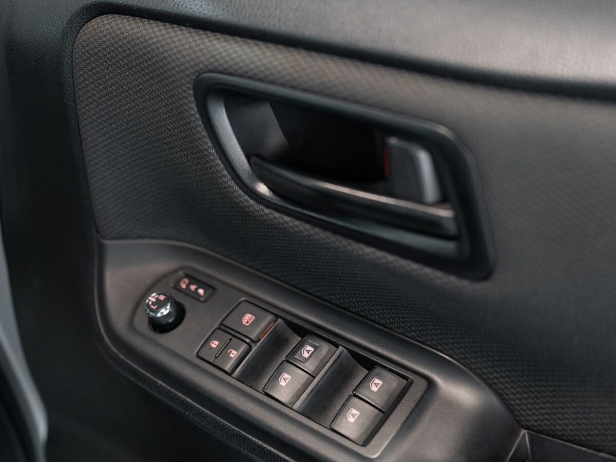 Toyota Noah 2018 - фото автомобиля