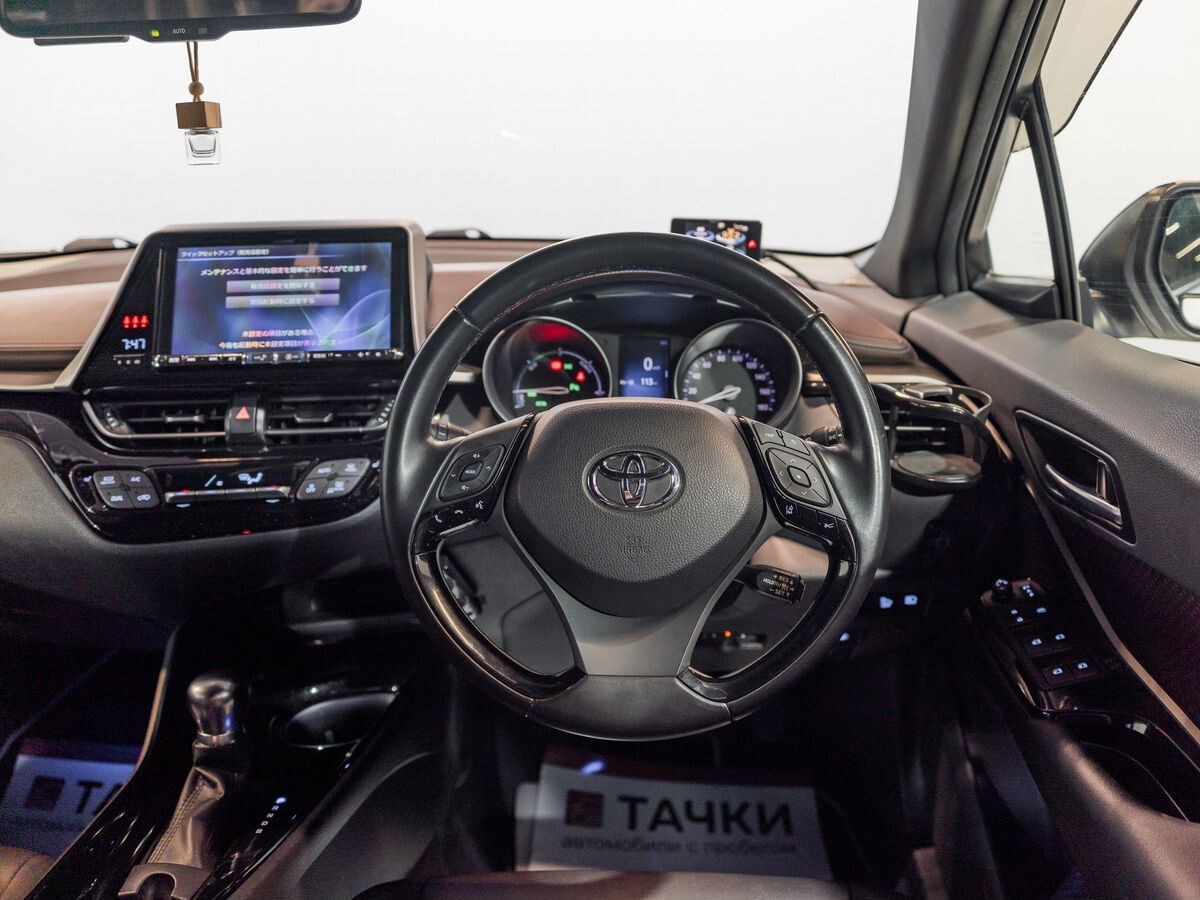 Toyota C-HR 2018 - фото автомобиля