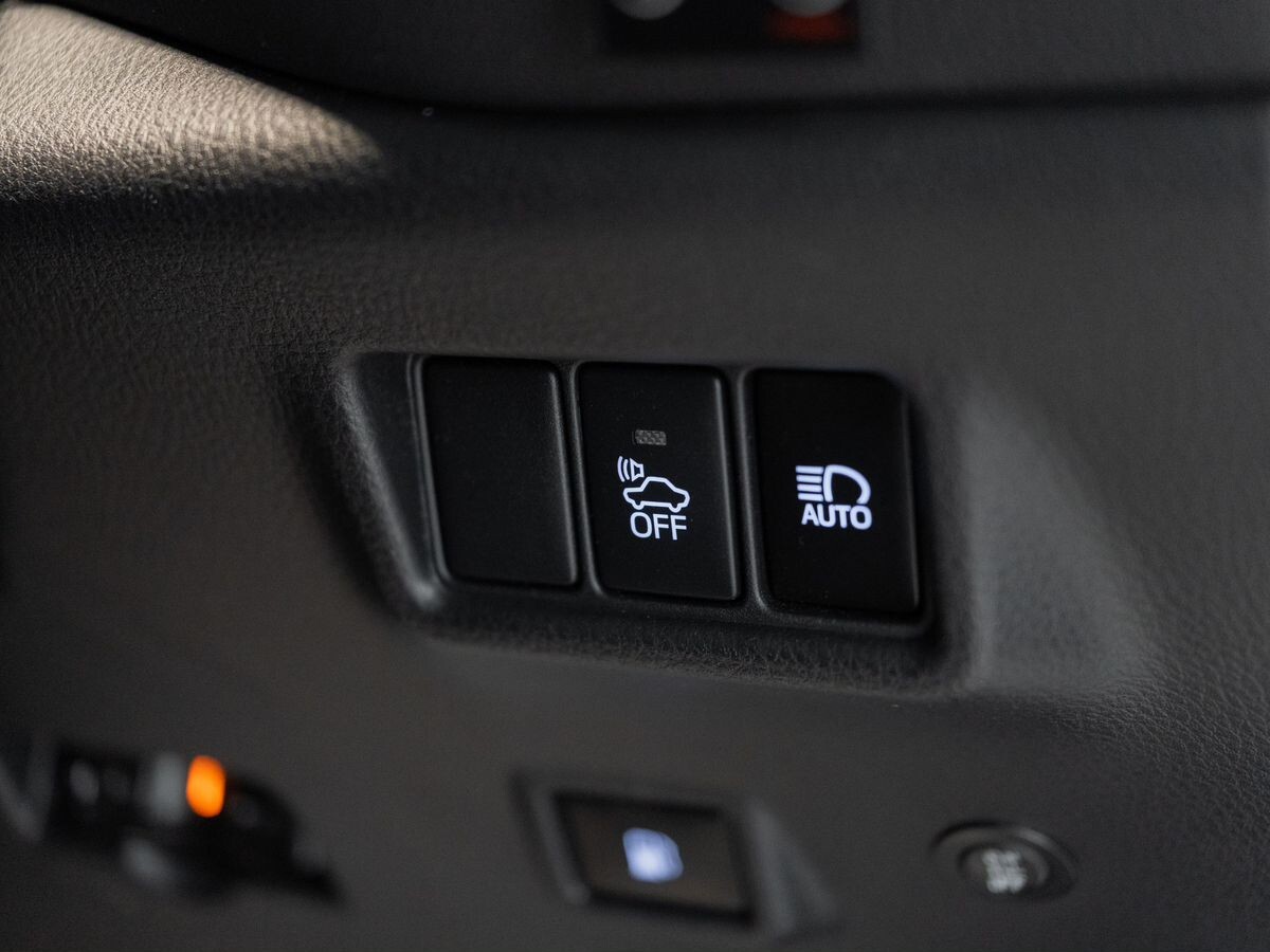 Toyota C-HR 2018 - фото автомобиля