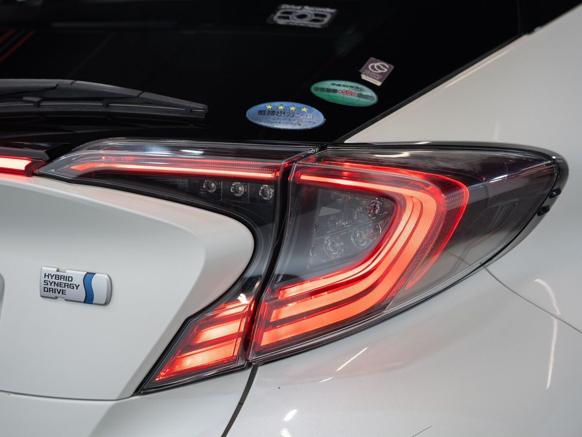 Toyota C-HR 2018 - фото автомобиля