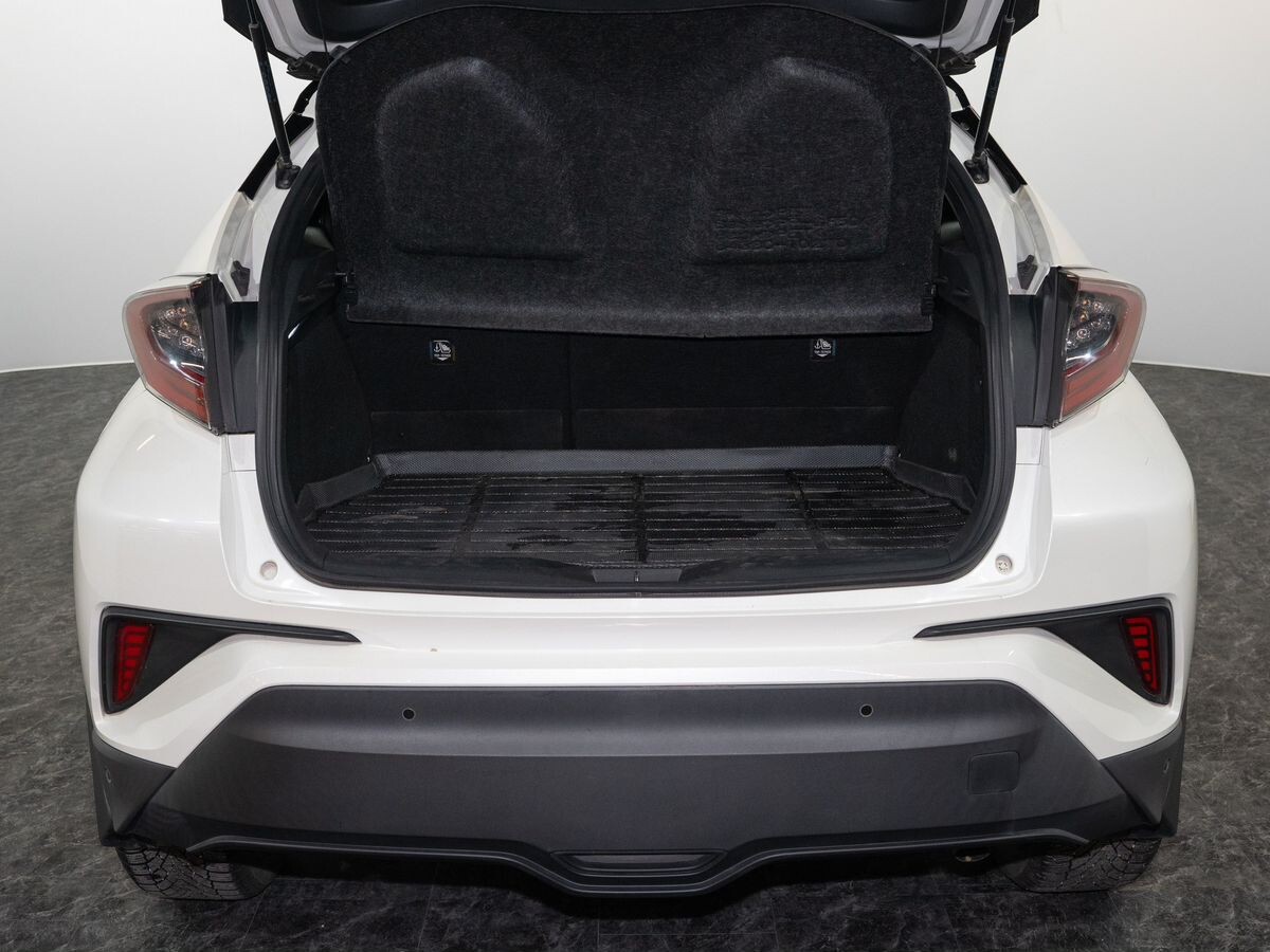 Toyota C-HR 2018 - фото автомобиля