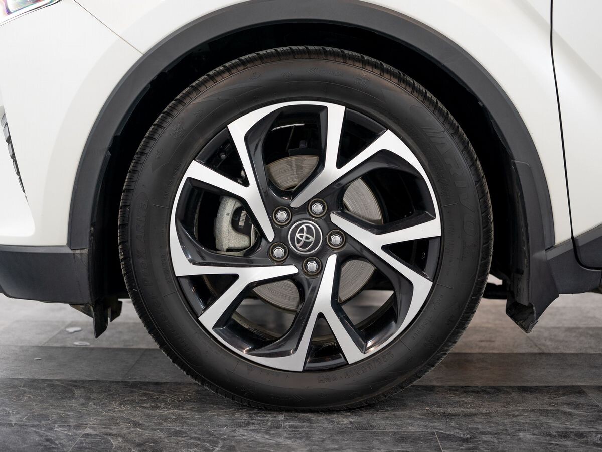 Toyota C-HR 2018 - фото автомобиля