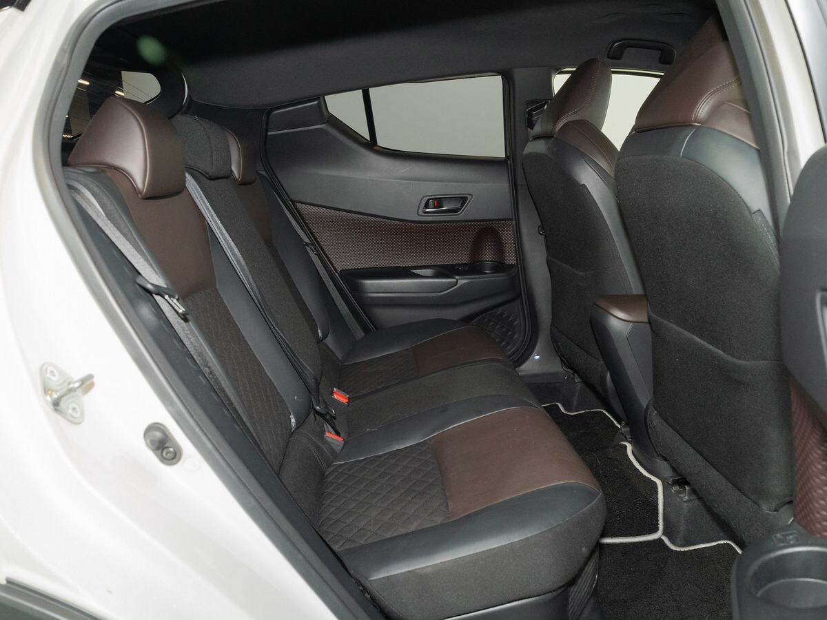 Toyota C-HR 2018 - фото автомобиля