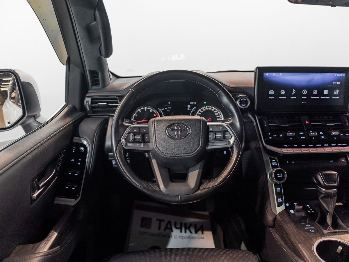Toyota Land Cruiser 2021 - фото автомобиля