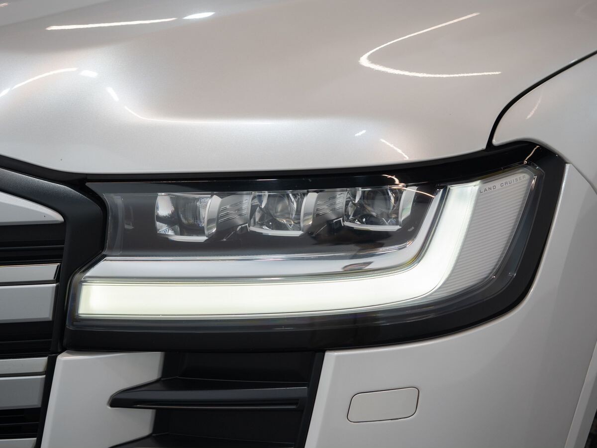 Toyota Land Cruiser 2021 - фото автомобиля